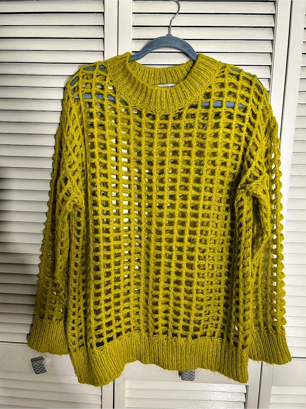Urban Outfitters Open Knit Crewneck Sweater in Yellow Size Medium